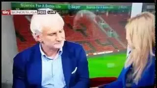 Rüdi Völler legendäre Geste im Sky Interview