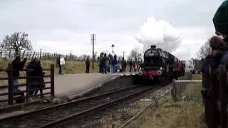 Black 5 45305 on the TPO at The Great Central Railway