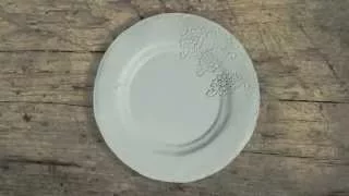 An amazing porcelain decoration technique