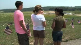 Flight 93 Pa. crash site draws hundreds daily