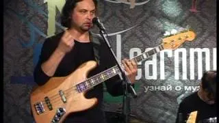 Антон Горбунов 4/8 урок по бас-гитаре 1-02-2009 LearnMusic