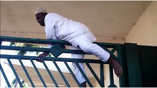 VIDEO: Tambuwal, Other Reps Barred From Entering National Assembly By Police