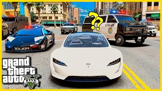 UJÍŽDÍM POLICII V AUTĚ, KTERÉ ŘÍDÍ SAMO! 🚔 (GTA 5 Módy)