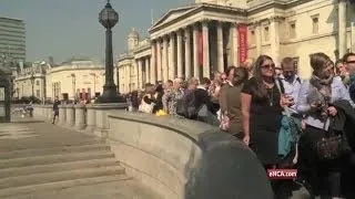 Thousands of South Africans gather to vote in UK