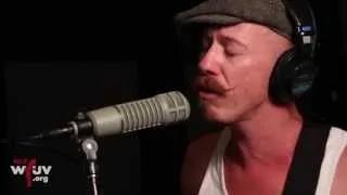 Foy Vance - "Closed Hand, Full Of Friends" (Live at WFUV)