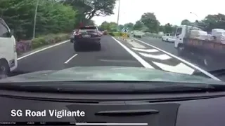 Lorry Hurtles Over Road Divider And Nearly Rrashes Into Cars #CarCrash #2018