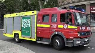 [LOTS OF BULLHORN] London Fire Brigade Bethnal Green FRU responding FAST with HILO sirens in London