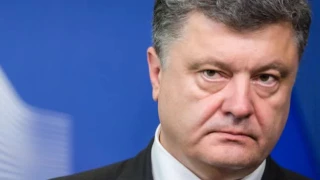 Киев пригрозил судом публикующим компромат на Порошенко британским СМИ 3