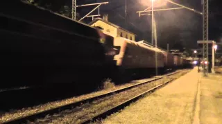 4xMLW locomotives in freight train at Oinoi station