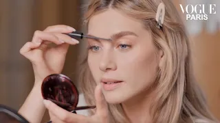 Comment calquer le make-up naturel d'une Parisienne en 10 minutes chrono ? | Vogue Paris