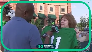 Eagles fans stock up on Kelly Green gear on official release day