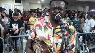 Samba da Cabeça Branca no Tiapira, Realengo Rio de Janeiro, Brasil Samba e Pagode. Música Ao vivo.