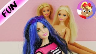 Porównanie dwóch lalek z serii Barbie Fashionistas i z normalną lalką Barbie