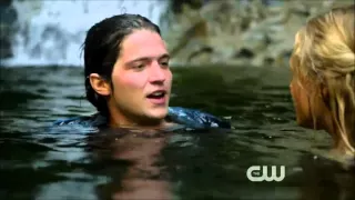 The 100 -Clarke and Finn "river scene" (1x02)