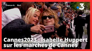 #Cannes2023 : Isabelle Huppert sur le tapis rouge du Festival