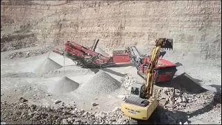 Finlay IC-110RS Impact Crusher and Finlay 674+ Inclined Screen working together in Italy