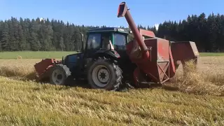 JF ms90 & Valtra harvesting