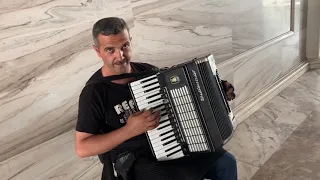 Accordion player || Baku Azerbaijan || Subway music || great music ||