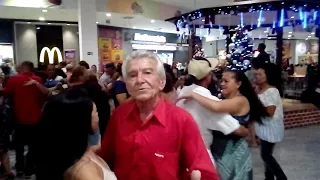 Baile da Família no Plaza Shopping Carapicuíba