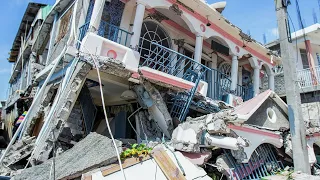 Удар стихии разрушительное землетрясение у берегов Гаити