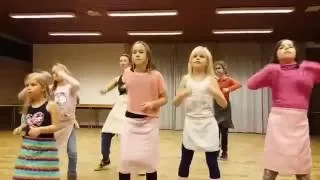 Zumba Kids "I ain't your mama" Jennifer Lopez