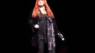 WYNONNA JUDD singing BURNIN' LOVE 11/6/2011 NORTHRIDGE, CA