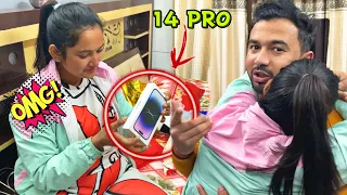 Surprise my wife with NEW I PHONE 14 PRO || she got emotional || jeet thakur pranks #couplepranks