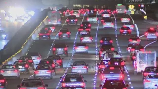 Thanksgiving drawing major traffic on LA roads