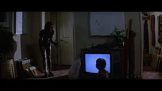 Poltergeist (1982) - Trapped inside the TV