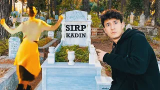 DANS EDEN SIRP KADIN 'IN MEZARINA GİTTİM !!