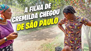 A filha de cremilda chegou de São Paulo