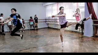 Экзамен по технике Сontemporary (Dallas Dance Studio). Хореограф - Анастасия Козачун.