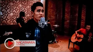 Sembilan - Ada Bayangmu (Official Music Video NAGASWARA) #music