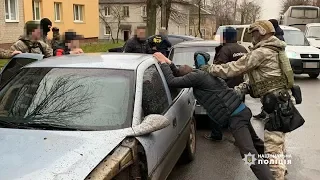 На Волині поліція затримала лідера ОЗГ та її учасника за побори з бізнесменів