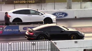 Tesla Model X Plaid vs Porsche 911 Turbo S 1/4 Mile Drag Races