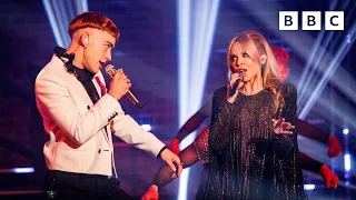 @olly_alexander and @kylieminogue perform ‘A Second To Midnight’ ✨ BBC