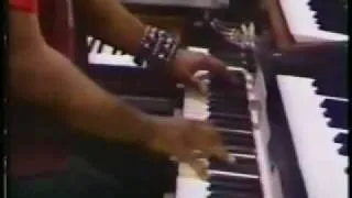 George Duke playing on a Fender Rhodes ( Montreux, 1976 ).mov