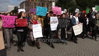 Ora News - Protestë për 8 marsin në Tiranë, gratë kërkojnë më shumë të drejta