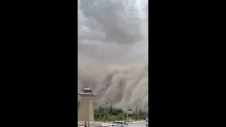 Go Inside A Giant Wall Of Sand During Huge Sandstorm