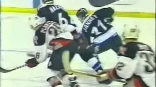 Hockeyfighters.cz  Rob Ray vs Andrei Nazarov.wmv
