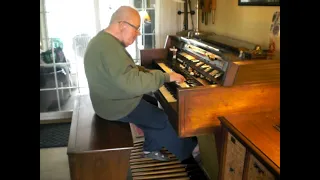 Mike Reed plays "Moonglow" on his Hammond Organ