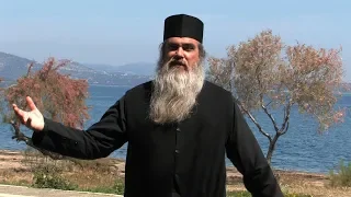 Να πίνετε αγιασμό κάθε πρωϊ, σας προφυλάσει από πολλά κακα. Άγιος Ιωακείμ ο Παπουλάκης