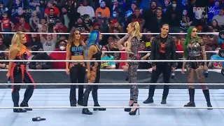 Sasha Banks Returns To SmackDown