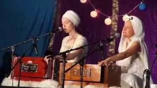 Servant Of Peace ~ Snatam Kaur & Ajeet Kaur