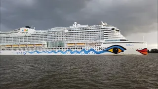 Auslaufen der Aida Perla und der Msc Orchestra am 10.8.19 in Hamburg mit Horn