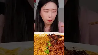 ASMR 내돈내산 찐 리뷰!!엄청 매운 틈새카레라면 틈새짜장라면 먹방  8 Spicy curry ramen, Black Bean Noodles 🔥 MUKBANG 03