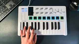 ¿Por qué este aparato es TAN BUENO? - Arturia Minilab 3