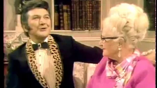 The Liberace Show: Liberace sings to his Mother (1969)