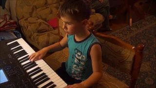 Как быстро научиться играть ребенку на синтезаторе. Песня Катюша