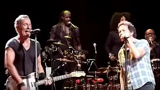 Bruce Springsteen & The ESB ☜❤️☞ Highway To Hell w/Eddie Vedder ∫ Stayin`Alive ∫ Satisfaction